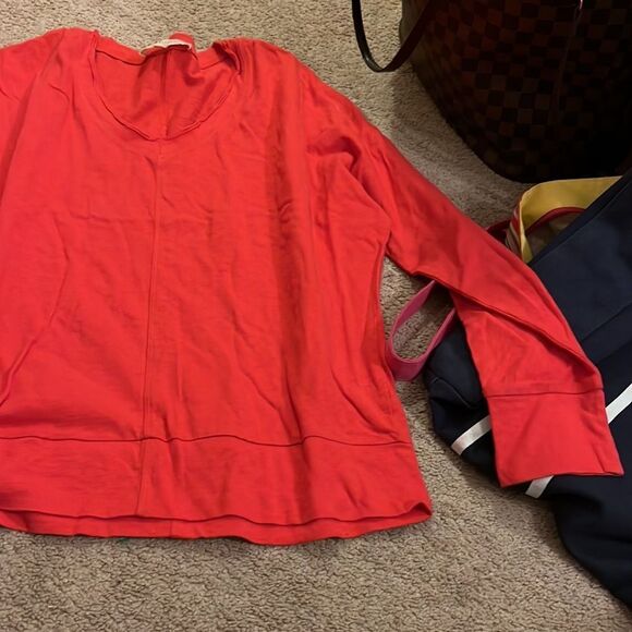 Philosophy small red tee - Picture 3 of 8